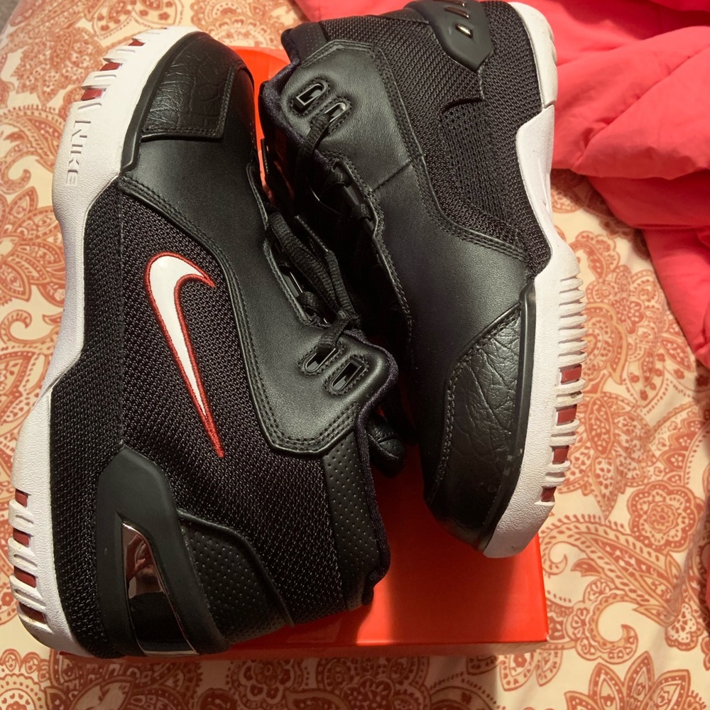 Nike lebron azg retro 1